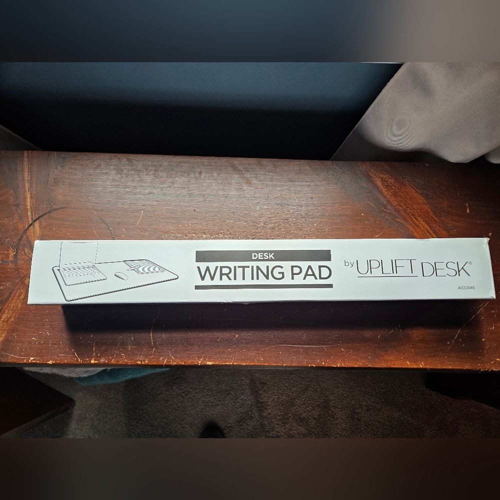 NWT Uplift Desk Navy Writing Pad